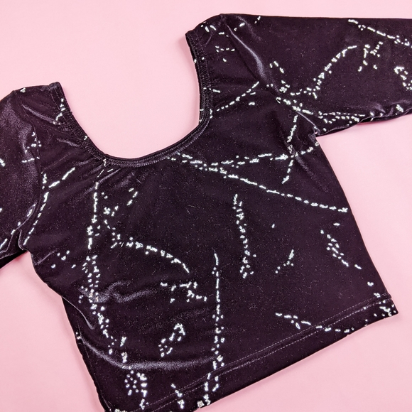🚫 SOLD 🚫90s black velvet splatter paint crop top - Picture 4 of 6
